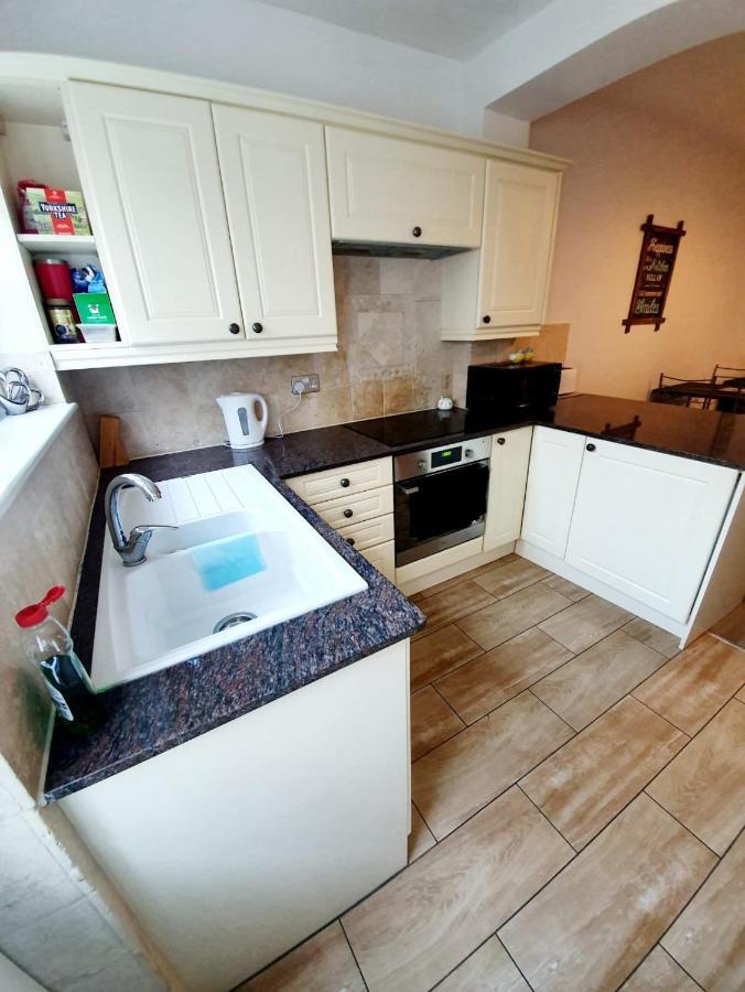 Beautiful 3 Bedroom House At The Sea Front - Amazing Location Southend-on-Sea Zewnętrze zdjęcie